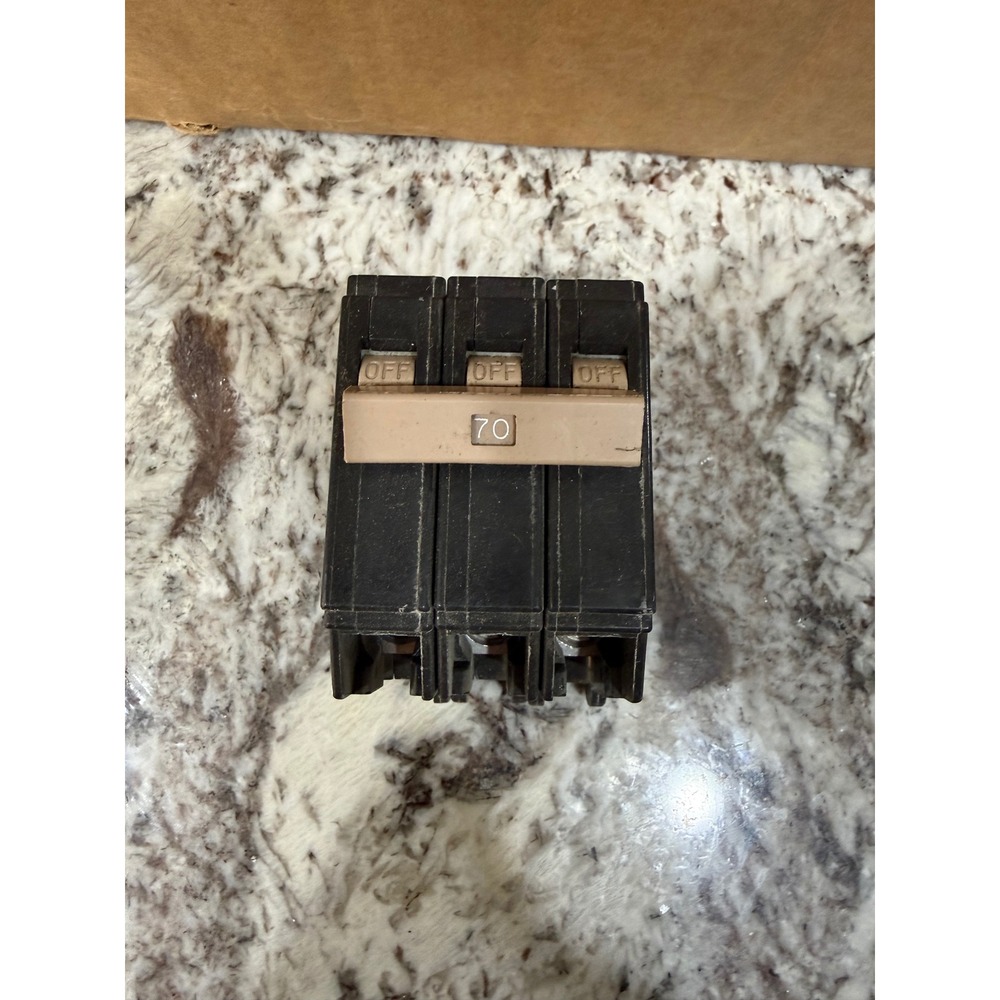 Eaton 3 Pole 70‎ Amp Circuit Breaker Square D CH370 240V AC 10000 AIR